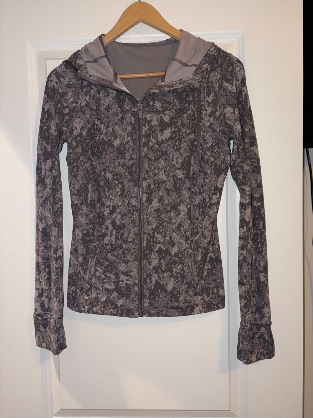 Lululemon | Mauve Camo Print Zip-Up Hooded Define Athletic Jacket (Like New) - Picture 2 of 7